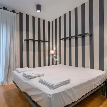 2 Bedroom Duplex Apartment With Balcony 4-3 Barcelona Exterior photo