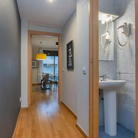 2 Bedroom Duplex Apartment With Balcony 4-3 Barcelona Exterior photo