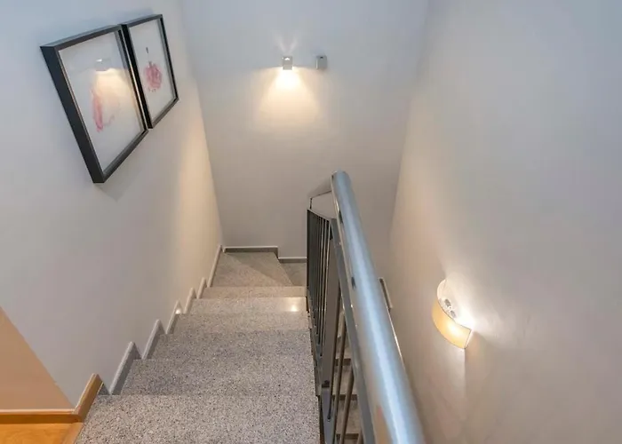 2 Bedroom Duplex Apartment With Balcony 4-3