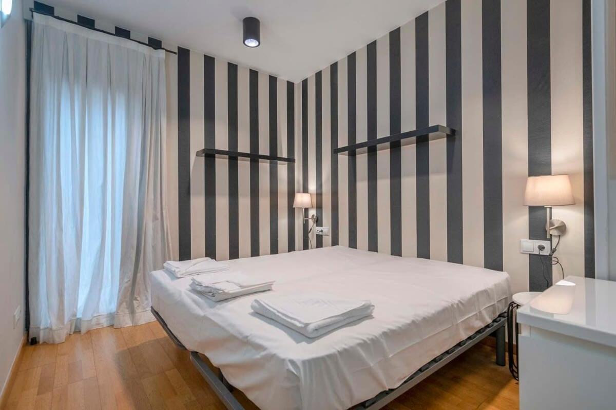 Apartment 2 Bedroom Duplex With Balcony 4-3 Barcelona