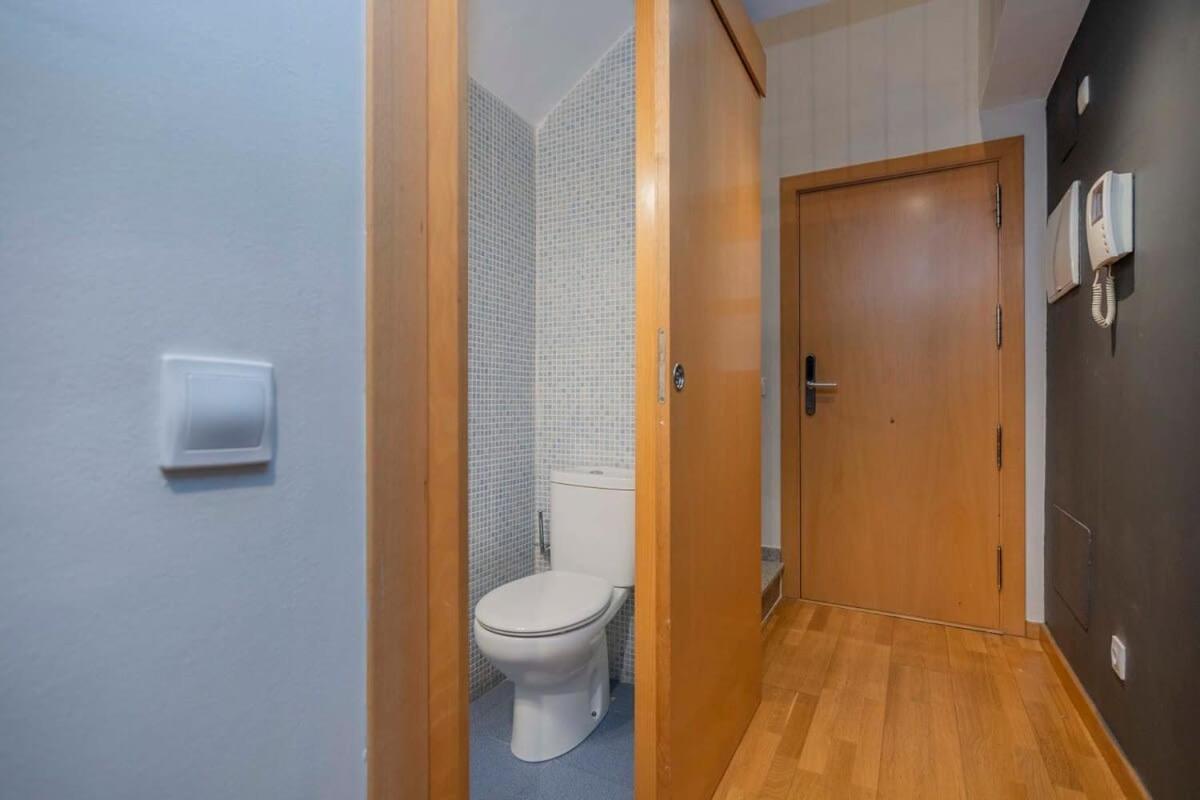 2 Bedroom Duplex With Balcony 4-3 Apartment