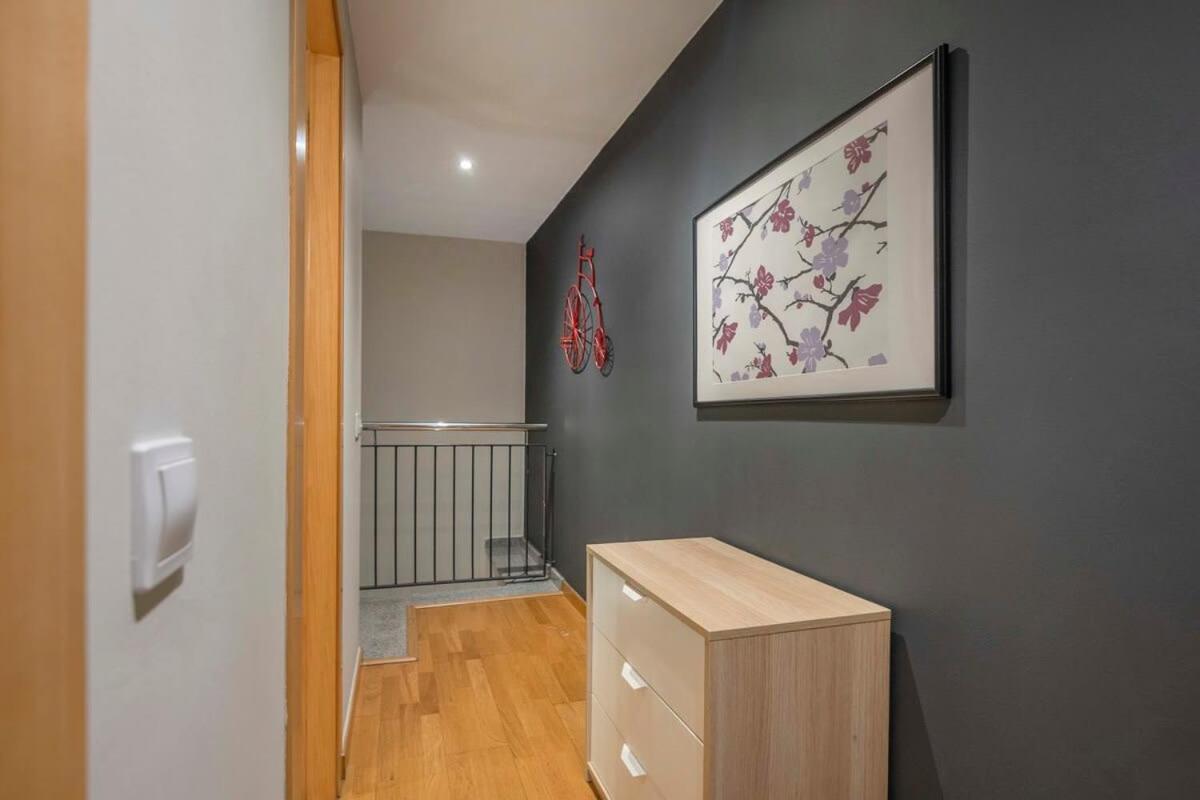 Apartment 2 Bedroom Duplex With Balcony 4-3