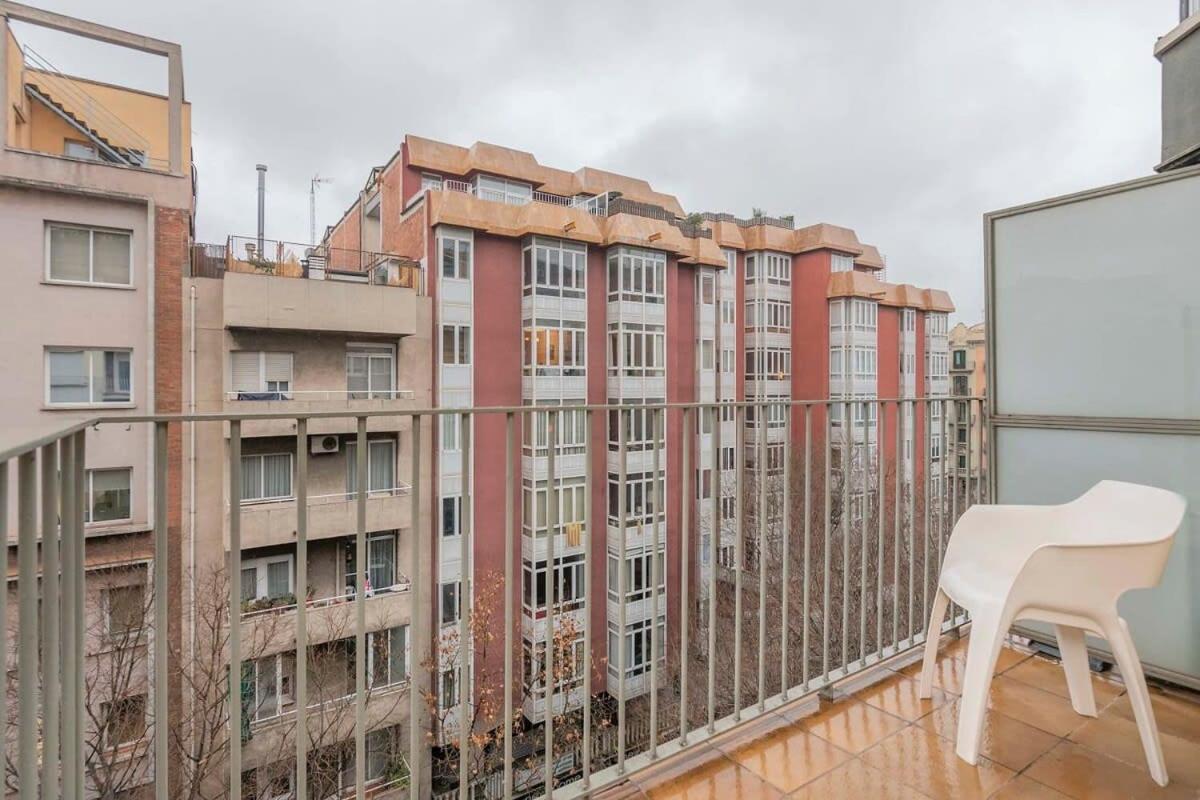 Apartment 2 Bedroom Duplex With Balcony 4-3 Barcelona