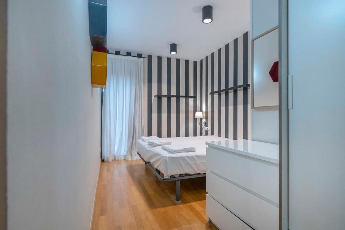 Apartment 2 Bedroom Duplex With Balcony 4-3 *