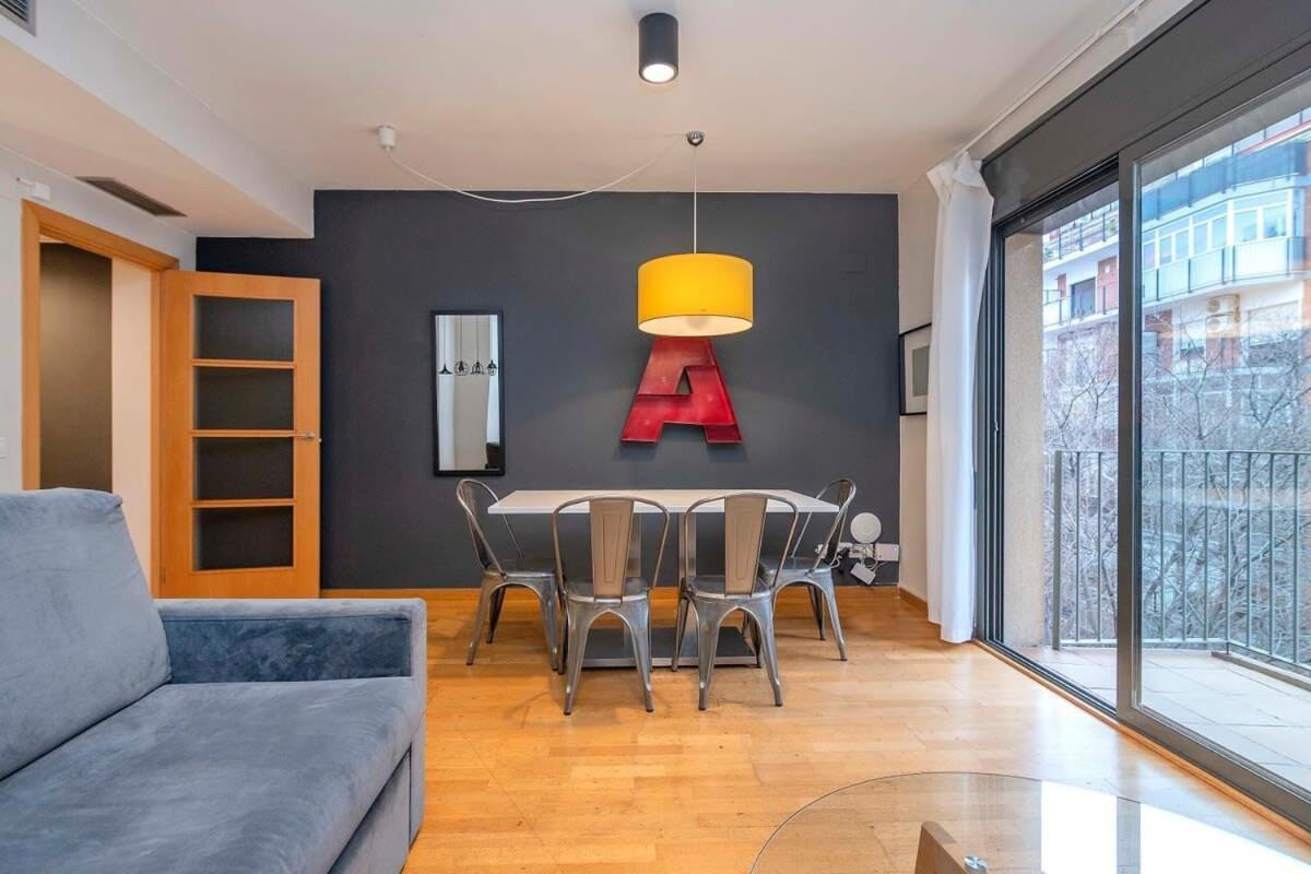 Apartment 2 Bedroom Duplex With Balcony 4-3 *