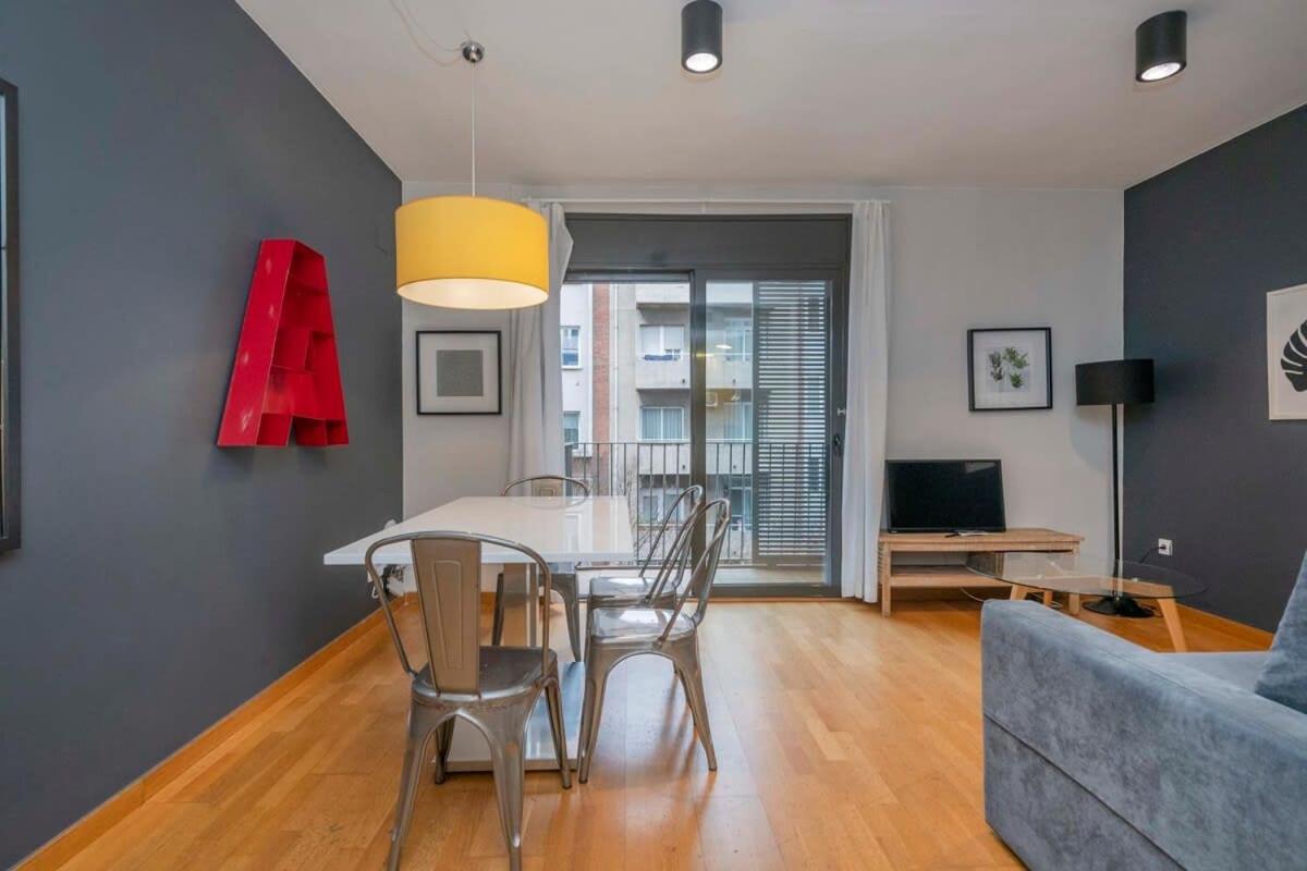 Apartment 2 Bedroom Duplex With Balcony 4-3 Barcelona